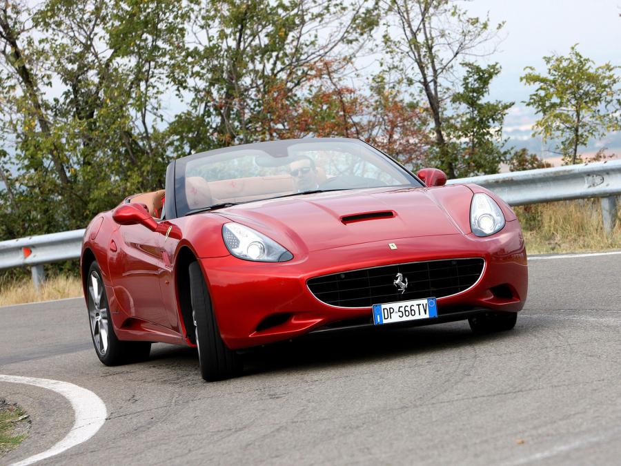  Ferrari California HELE 2010 года  (фото 10 из 24)